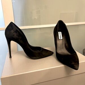 Steve Madden suede black pumps 38 / 8
